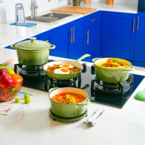 C & E 8 Pcs Iron Cast Set Green