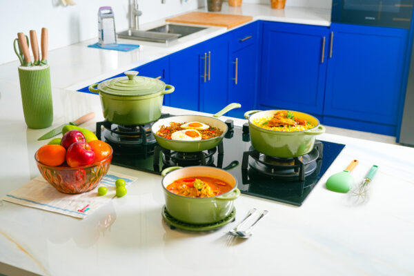 C & E 8 Pcs Iron Cast Set Green