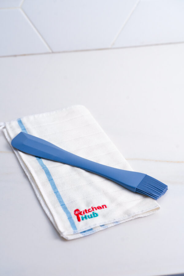 Dual - Purpose Scraper + Oil brush